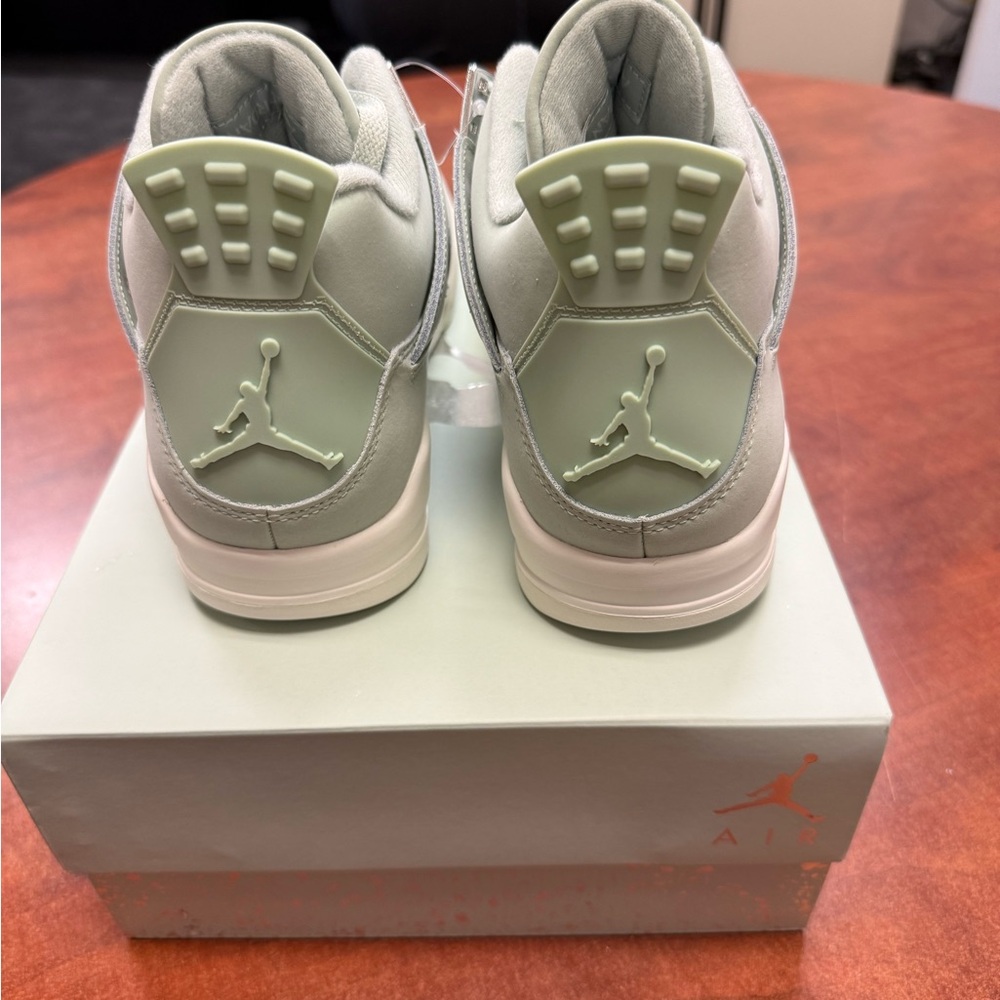 Nike Air Jordan 4 Retro Seafoam Sail Silver HV0823-003 Size 9.5 men/11 Women NIB - Picture 7 of 13